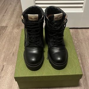 Gucci ankle boots Sz 9/40 like new